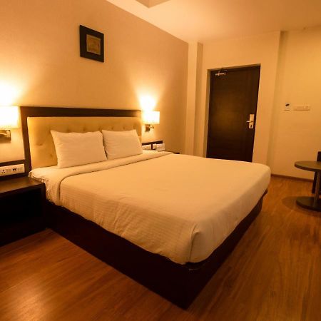 Grand Arcadia Hotel Tiruchirappalli Bagian luar foto