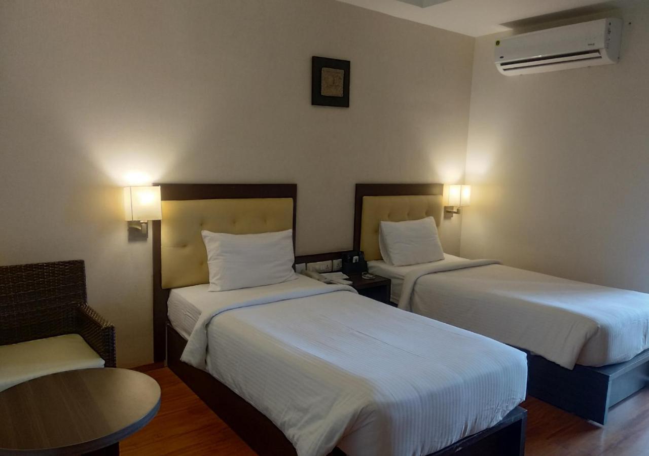 Grand Arcadia Hotel Tiruchirappalli Bagian luar foto