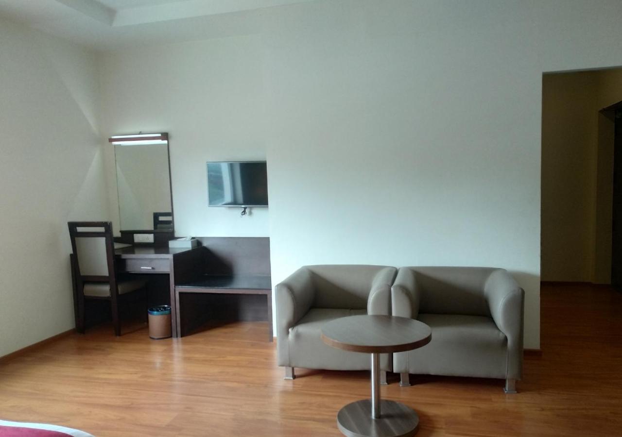 Grand Arcadia Hotel Tiruchirappalli Bagian luar foto