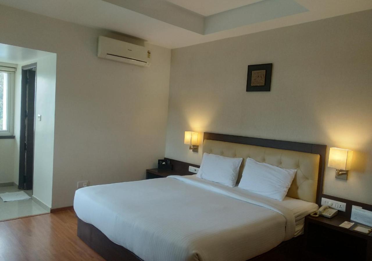 Grand Arcadia Hotel Tiruchirappalli Bagian luar foto