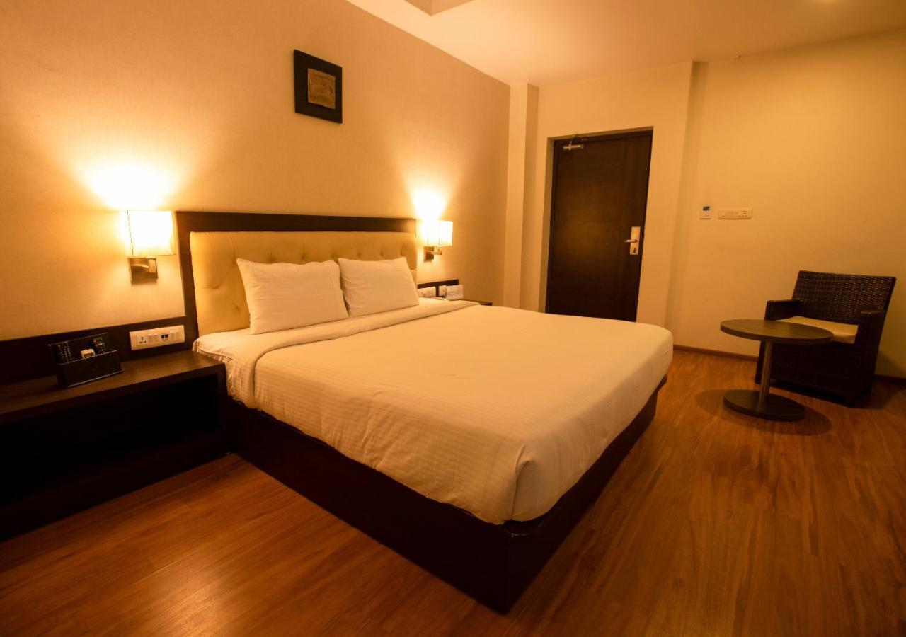 Grand Arcadia Hotel Tiruchirappalli Bagian luar foto