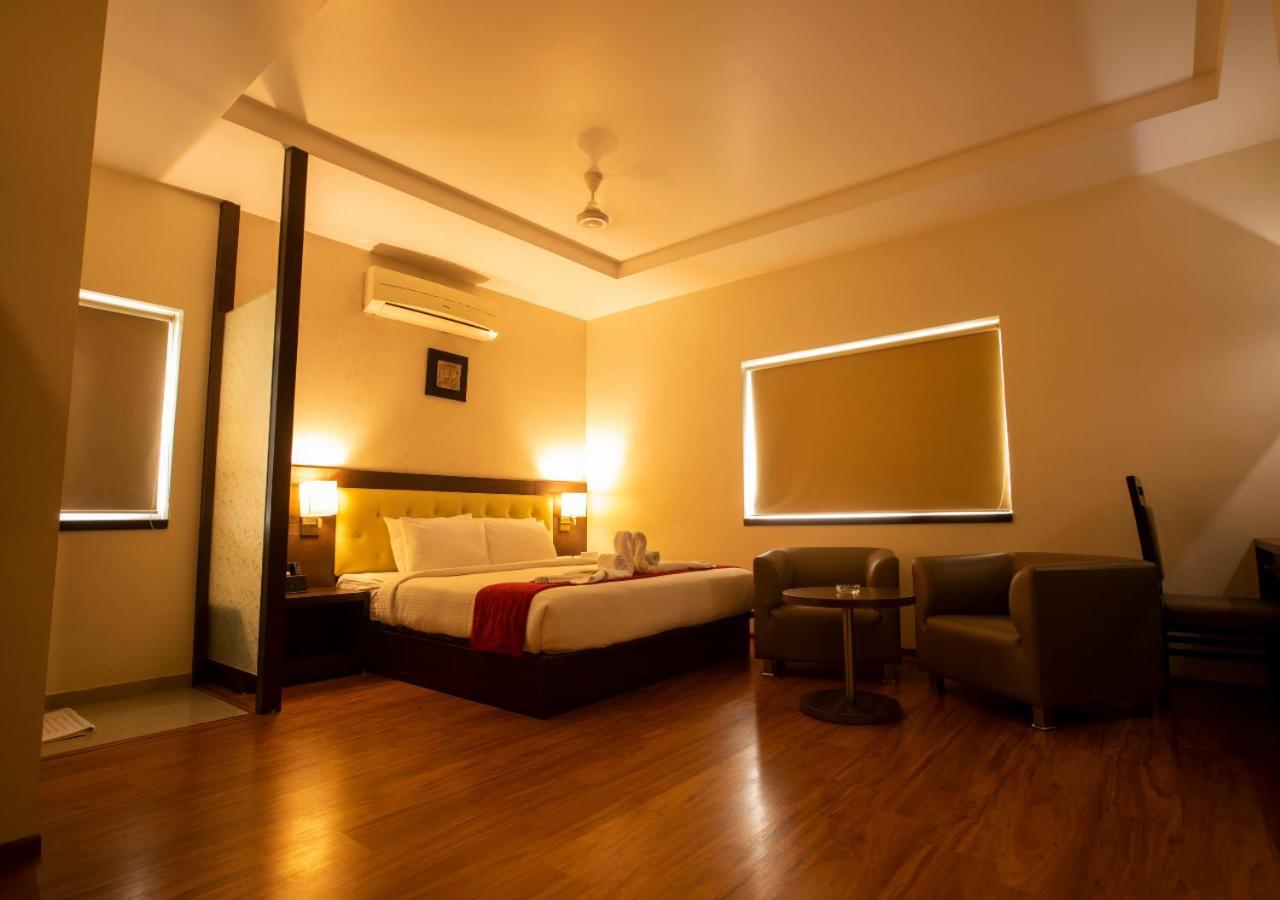 Grand Arcadia Hotel Tiruchirappalli Bagian luar foto