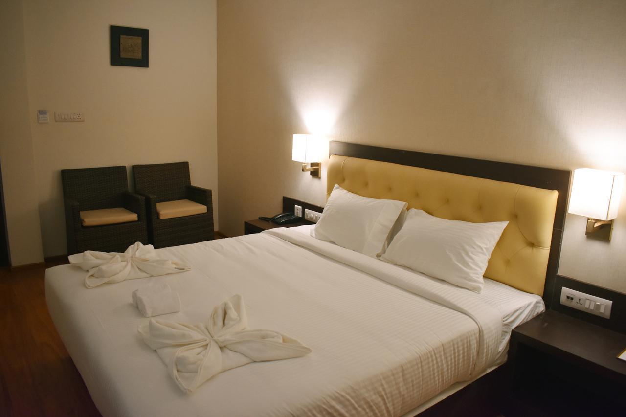 Grand Arcadia Hotel Tiruchirappalli Bagian luar foto
