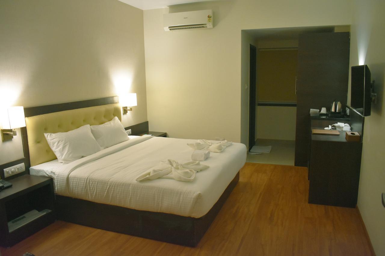 Grand Arcadia Hotel Tiruchirappalli Bagian luar foto
