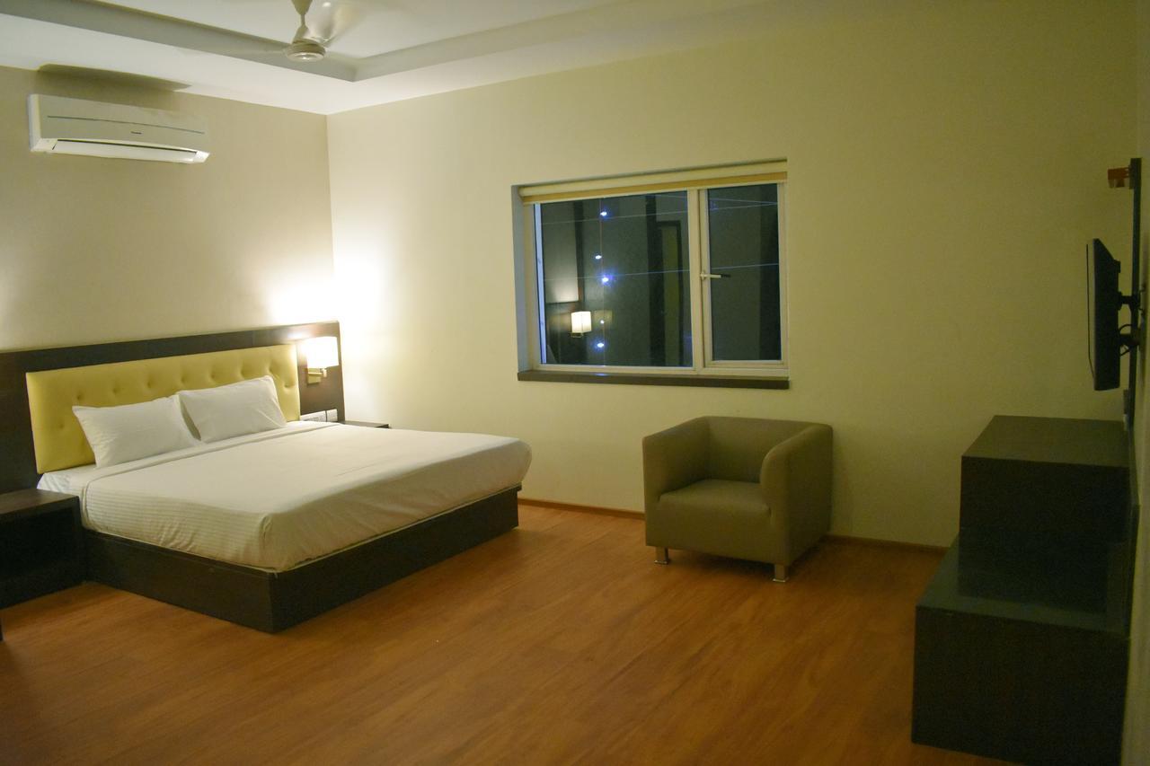 Grand Arcadia Hotel Tiruchirappalli Bagian luar foto