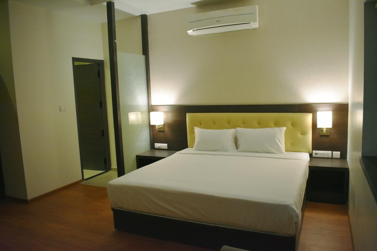 Grand Arcadia Hotel Tiruchirappalli Bagian luar foto